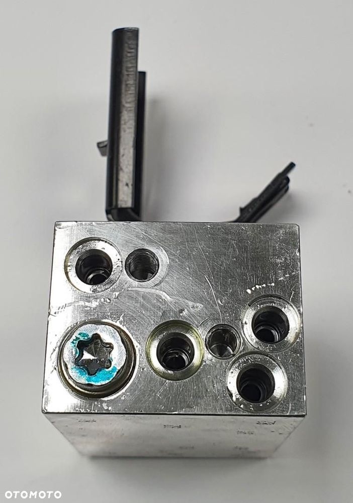 ROZDZIELACZ HYDRAULIKI DACHU VOLVO C70 II 09466628 - 3