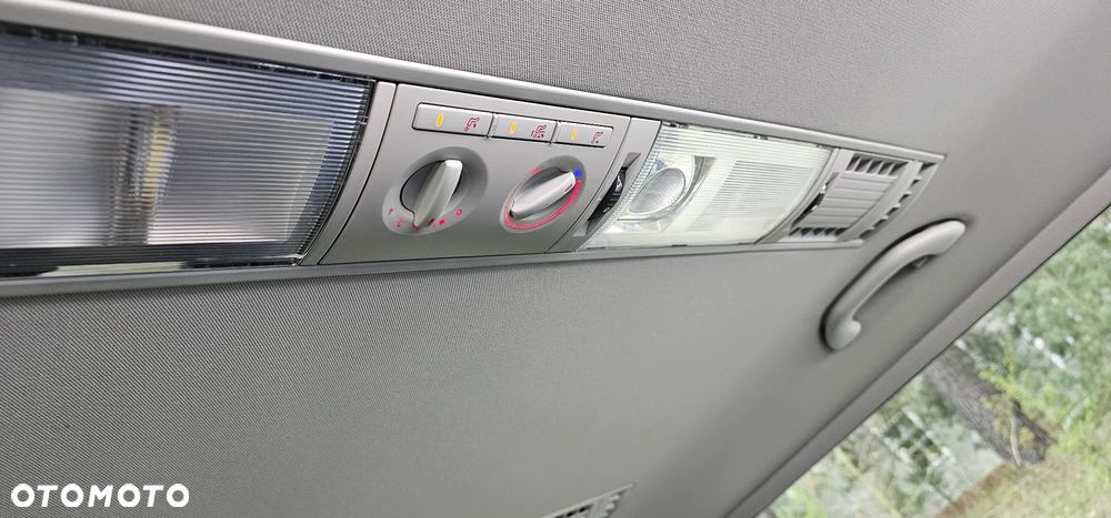 Volkswagen Caravelle 2.0 TDI L2 Trendline DSG - 21