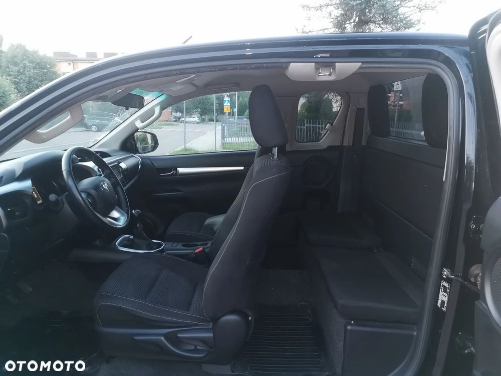 Toyota Hilux 2.4 D-4D Extra Cab DLX 4x4 - 8