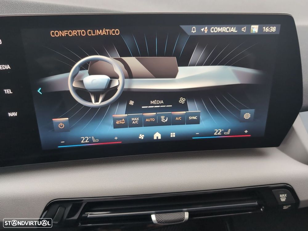 BMW 225xe Active Tourer - 23