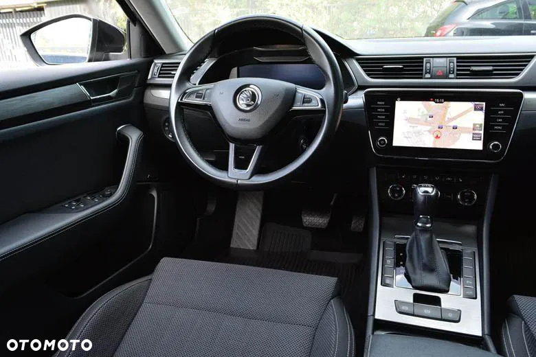 Skoda Superb 2.0 TDI SCR Style DSG - 34