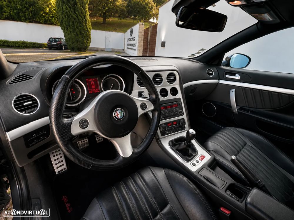Alfa Romeo Spider 2.4 JTDM - 13
