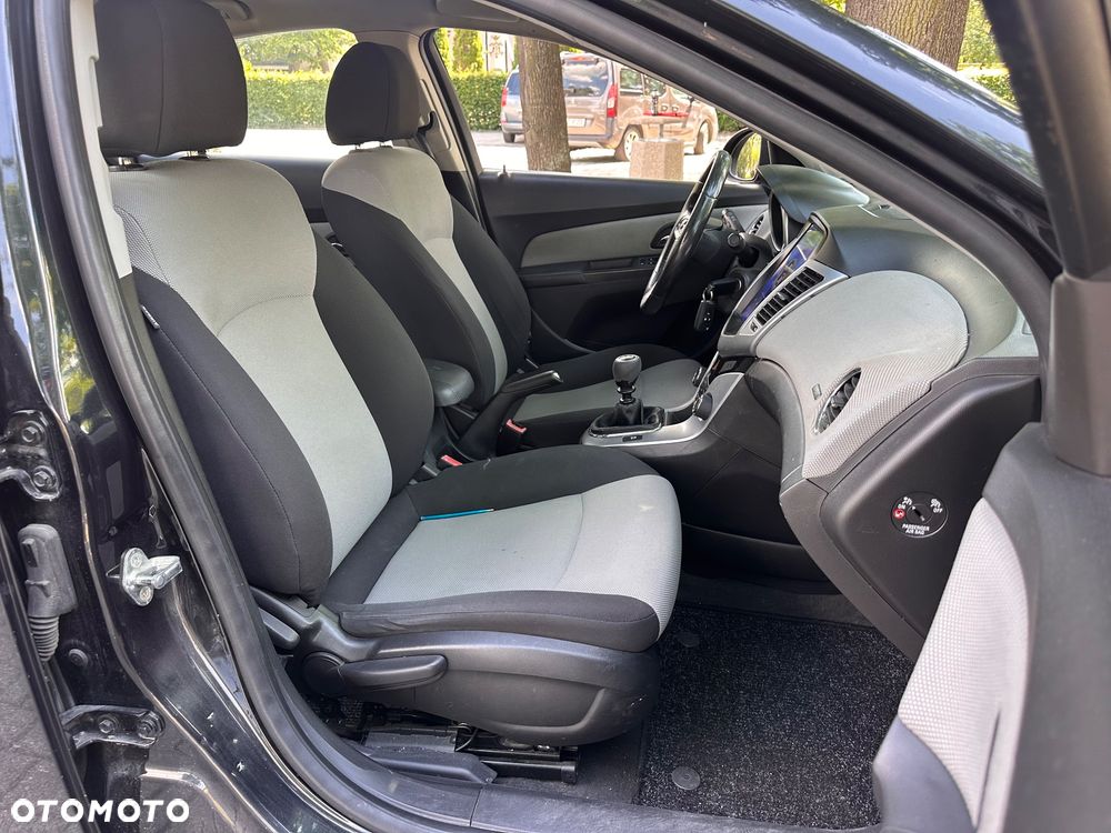 Chevrolet Cruze 1.8 LS+ - 6