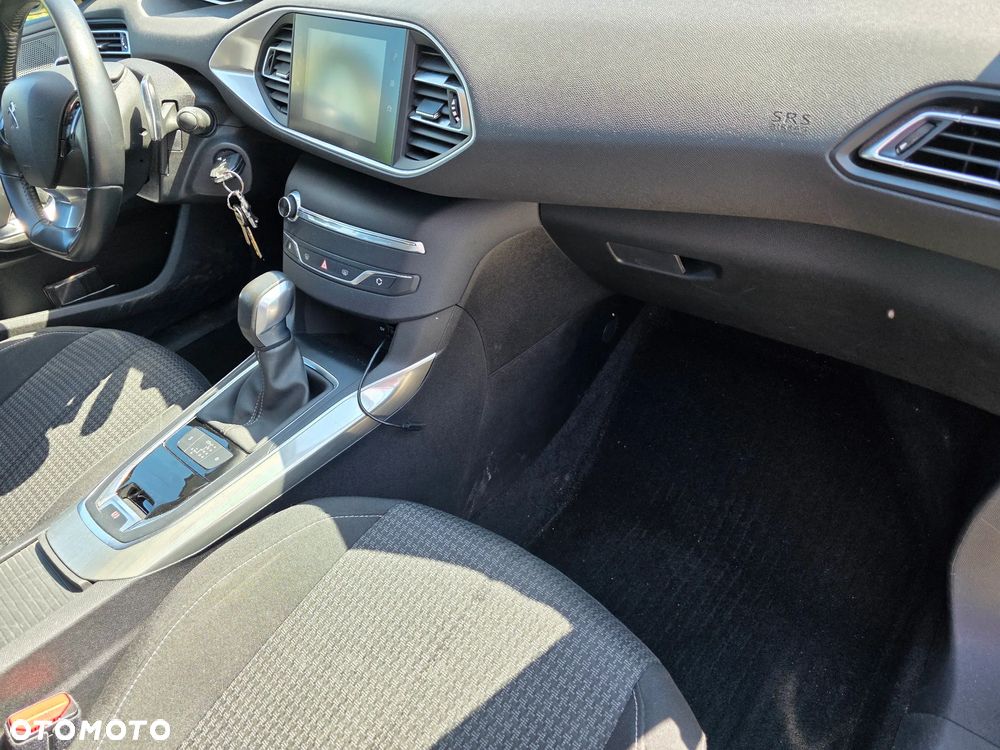 Peugeot 308 SW 1.5 BlueHDi Active S&S EAT6 - 23