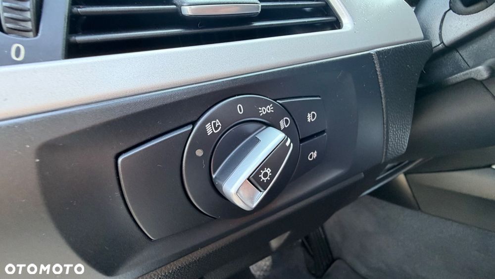 BMW Seria 3 320d xDrive - 16
