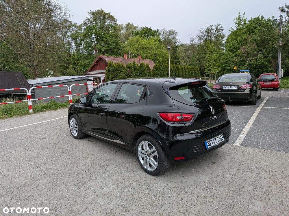 Renault Clio 1.2 16V 75 LIMITED - 9