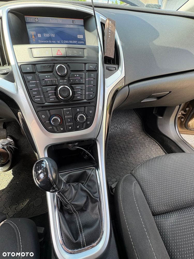 Opel Astra 1.6 T Cosmo - 27