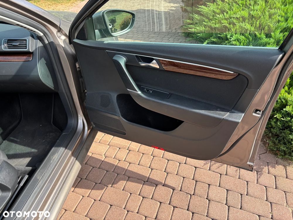 Volkswagen Passat Variant 2.0 TDI BlueMotion Technology Comfortline - 22