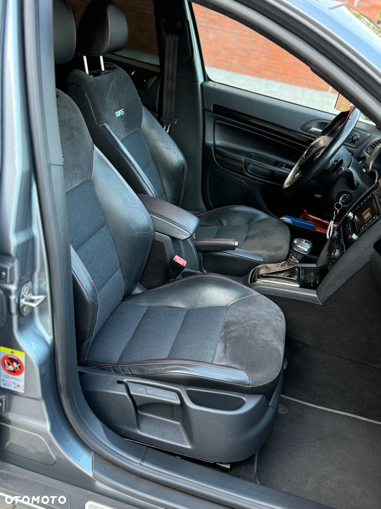 Skoda Octavia 2.0 TDI CR DPF DSG RS - 25