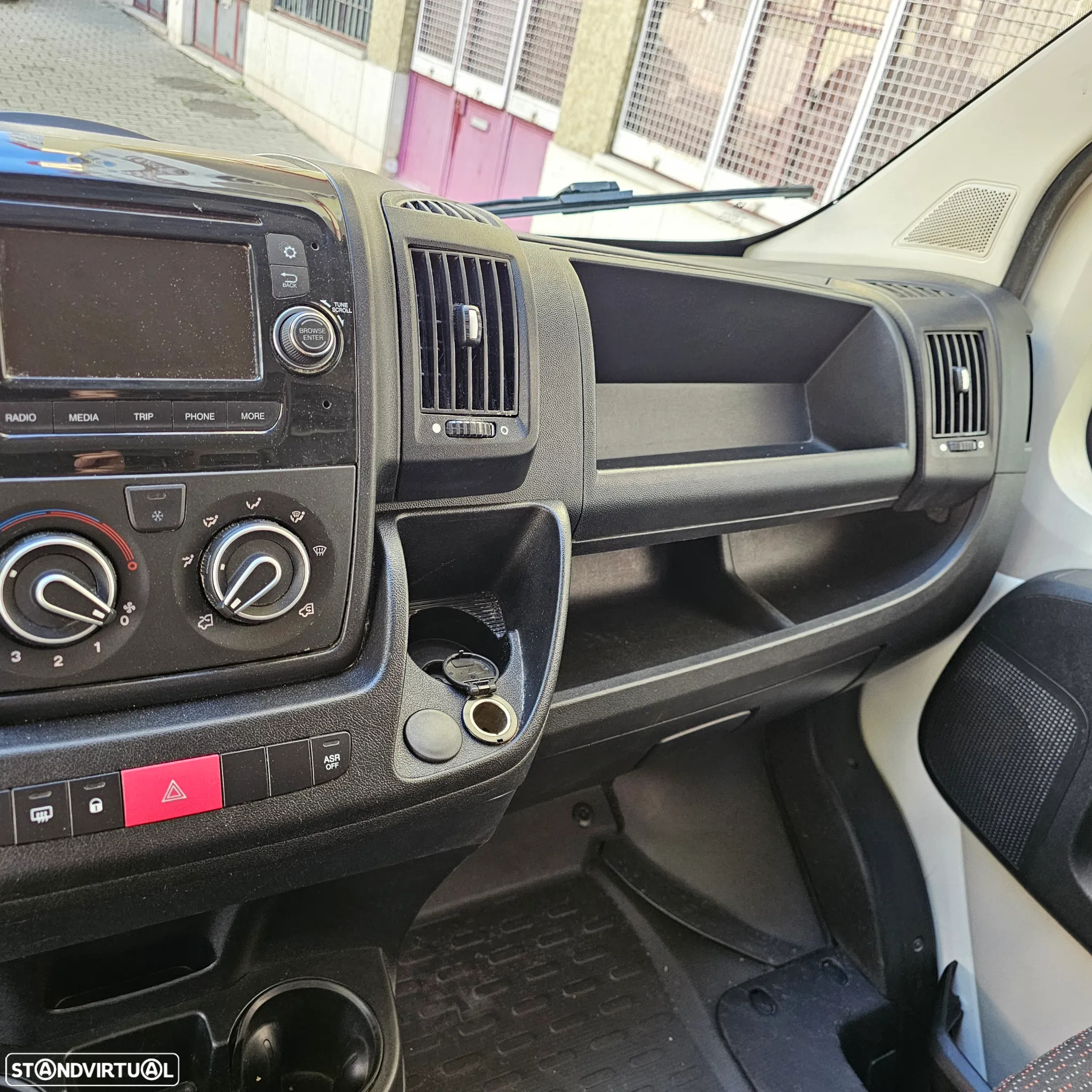 Peugeot Boxer 2.0 HDI Isótermica - 25