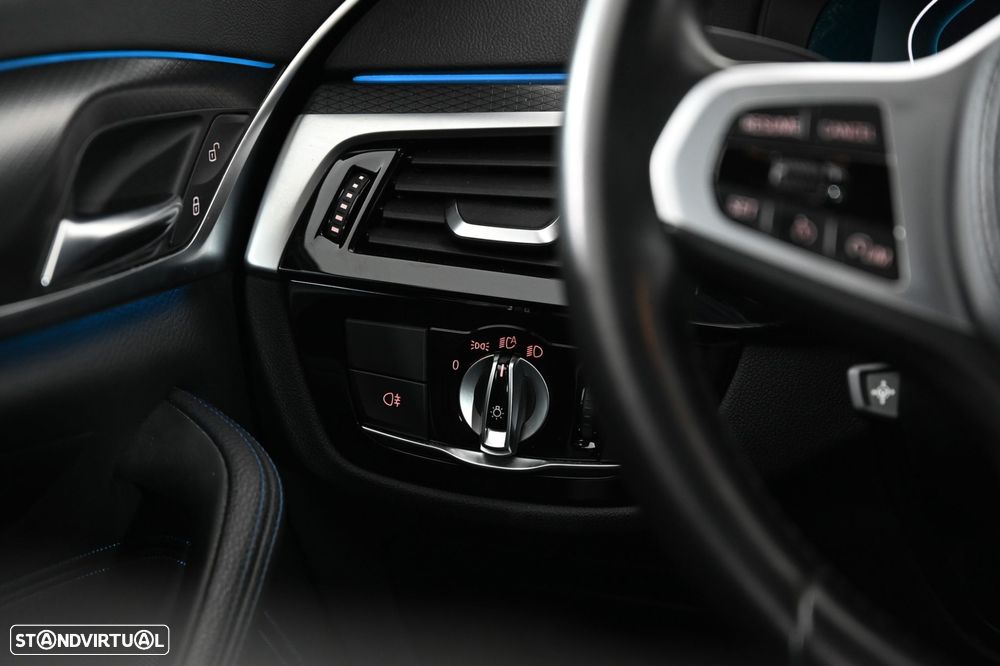 BMW 520 e Pack M - 25