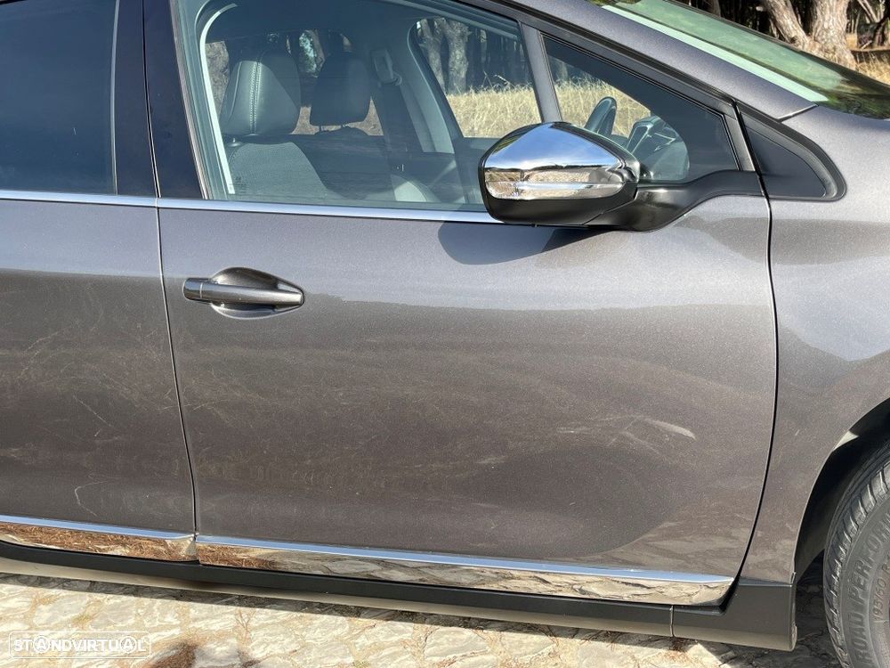 Peugeot 2008 1.6 BlueHDi Allure - 16