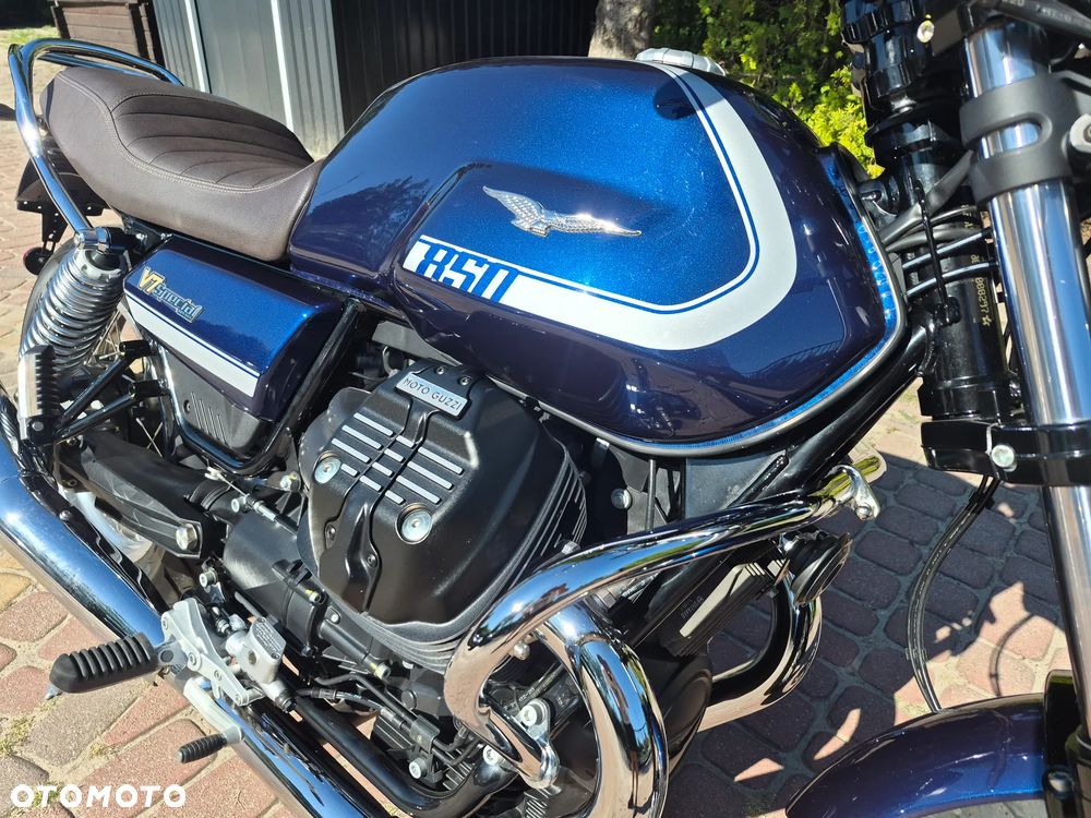 Moto Guzzi V7 - 7