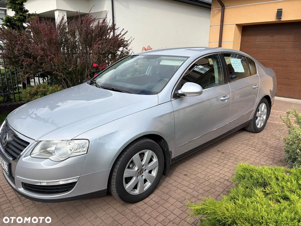 Volkswagen Passat 1.9 TDI Comfortline - 1
