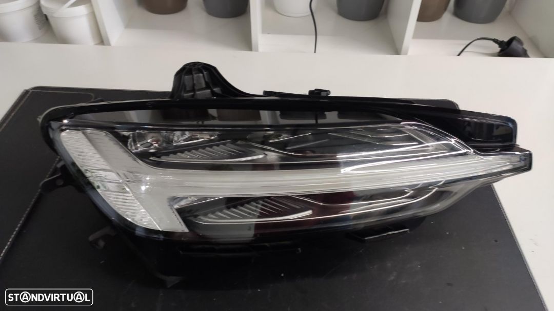 farol direito full Led Volvo S60 + V60 - 1