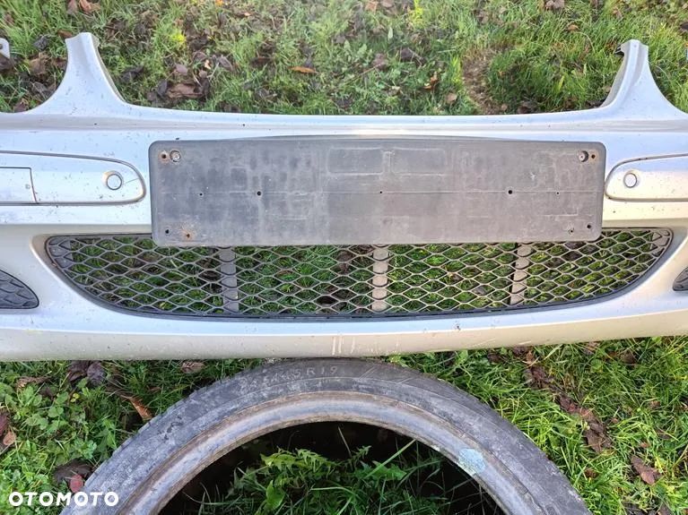 MERCEDES W211 ZDERZAK PRZEDNI PRZÓD CLASSIC PDC SPRYSKIWACZE 744 - 7