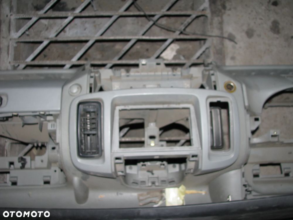 DESKA ROZDZIELCZA KONSOLA KOKPIT OPEL VIVARO A - 4