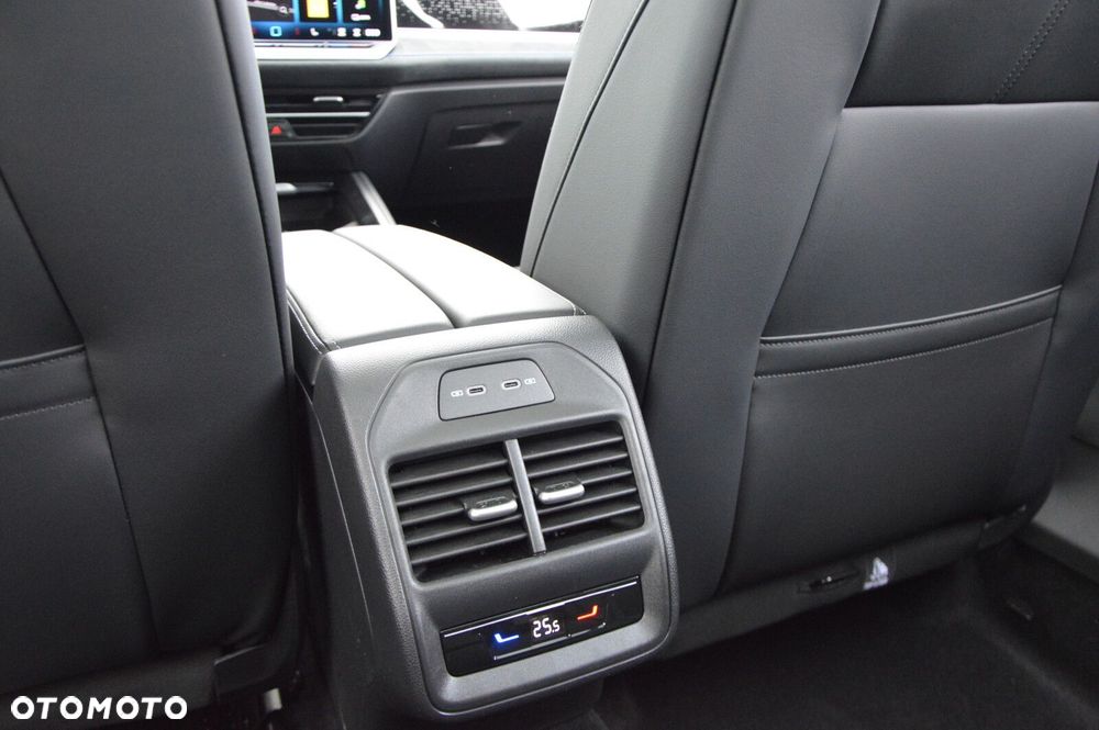 Volkswagen Passat Variant - 38