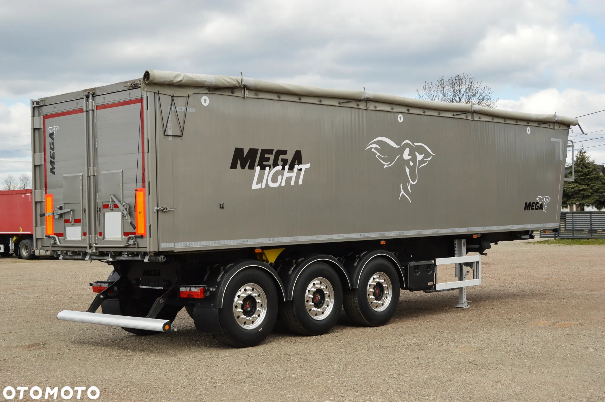 Mega / BENALU /  5700 kg / 45 m3 !!! - 6