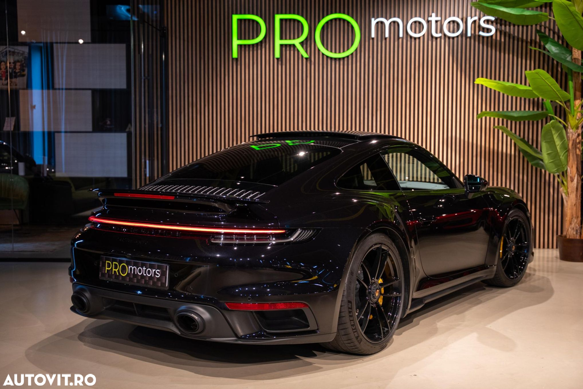 Porsche 911-TURBO-S PDK - 8