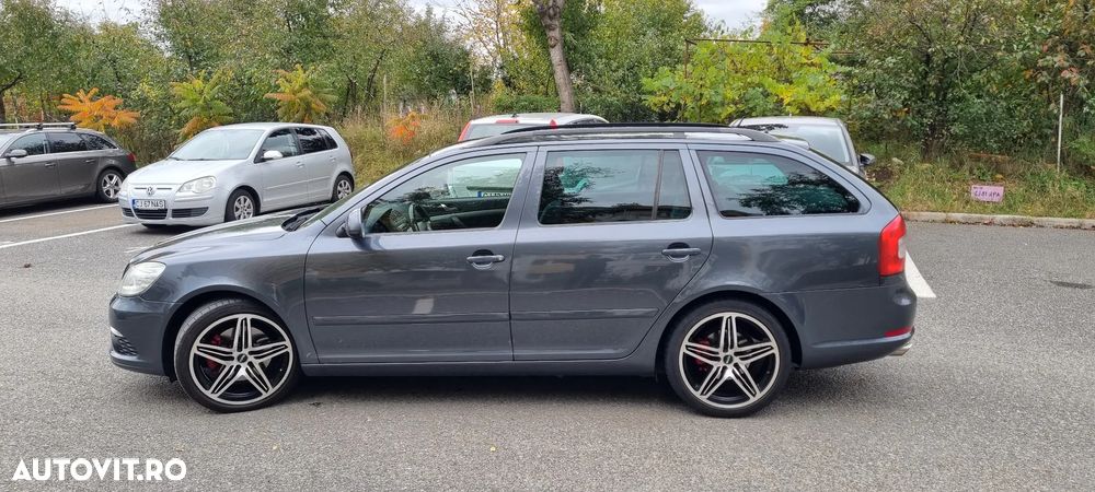 Skoda Octavia Combi 2.0 TDI RS - 5