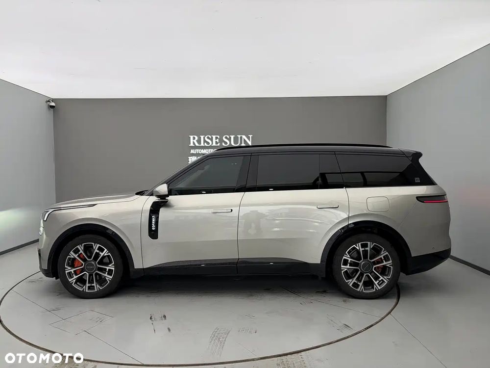 Lynk & Co 900 - 4