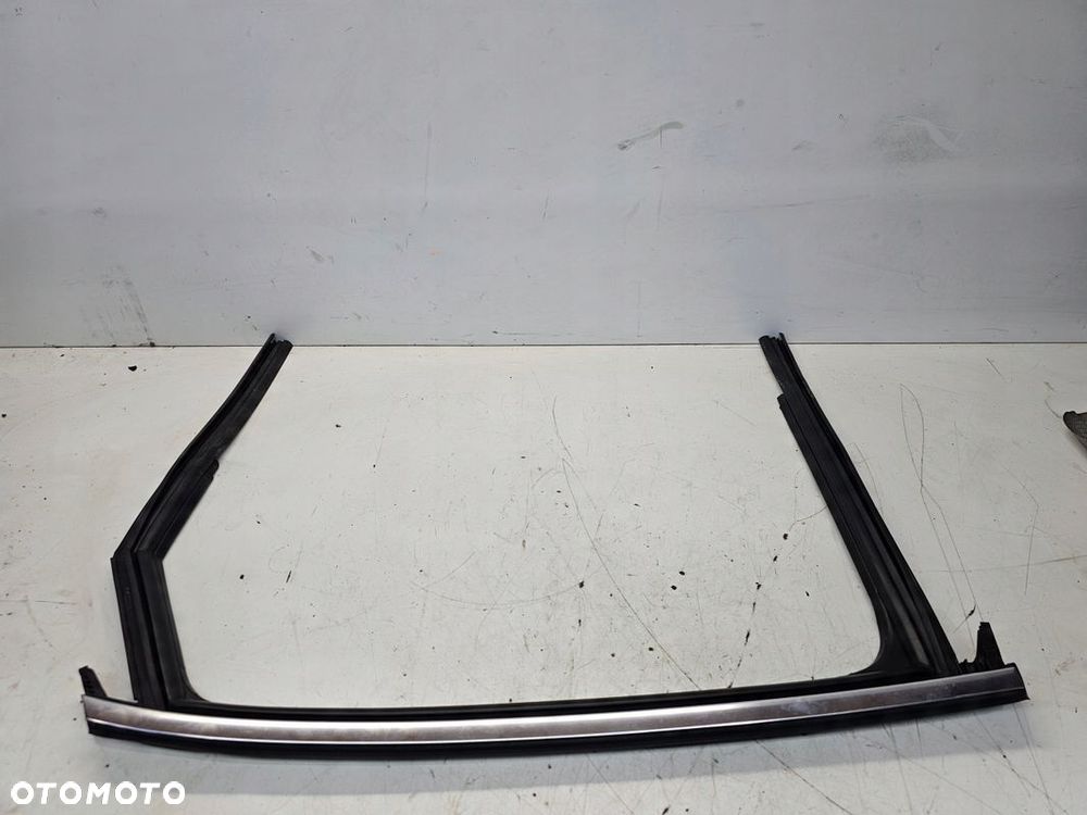 USZCZELKA DRZWI CHROM LEWY TYŁ AUDI A4 B9 SEDAN 8W5839431C - 1