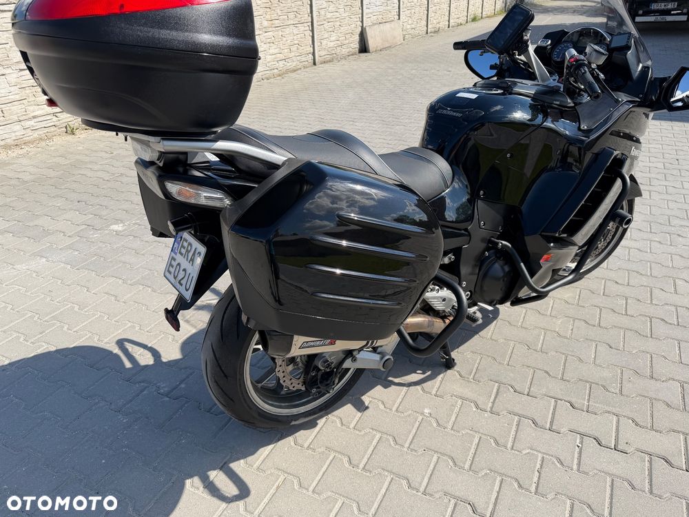 Kawasaki GTR - 18