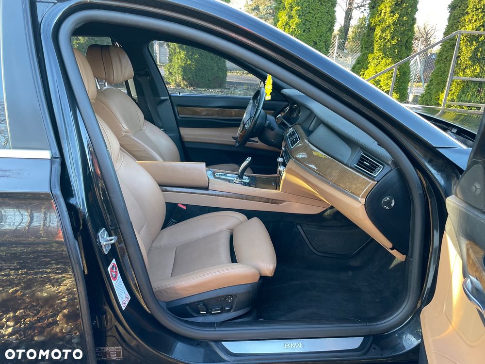 BMW Seria 7 750i L xDrive - 9