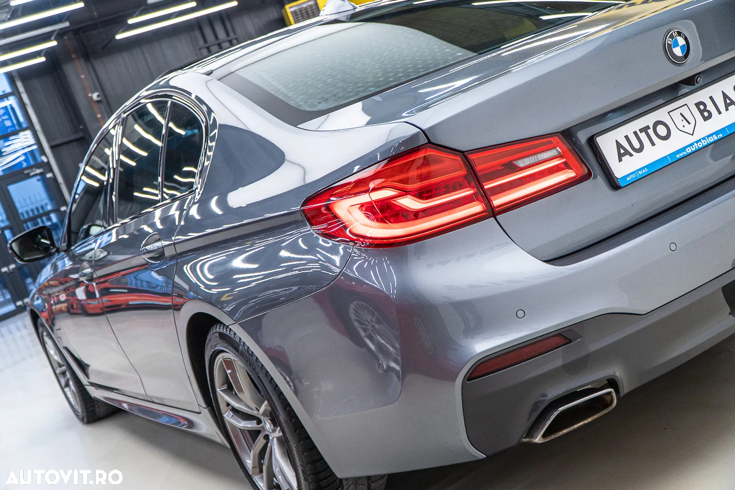 BMW Seria 5 530e Aut. M Sport Edition - 32