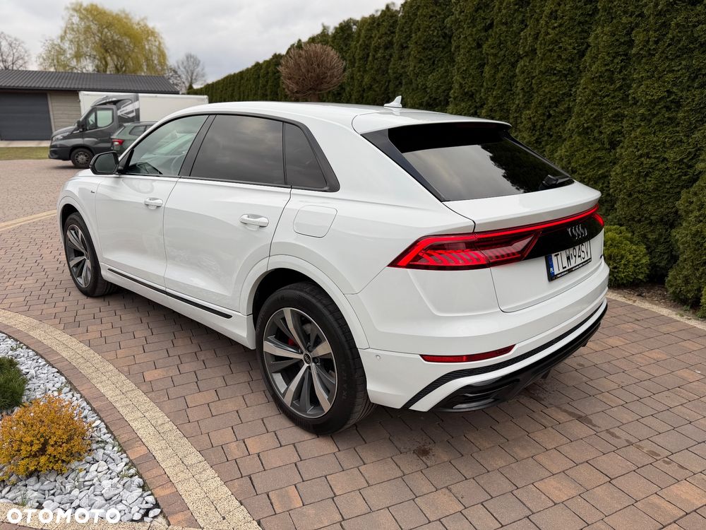 Audi Q8 55 TFSIe quattro tiptronic competition plus - 4
