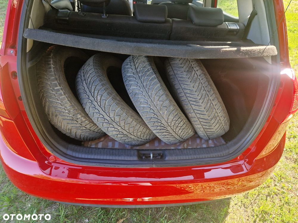 Kia Venga 1.4 CVVT Vision - 12