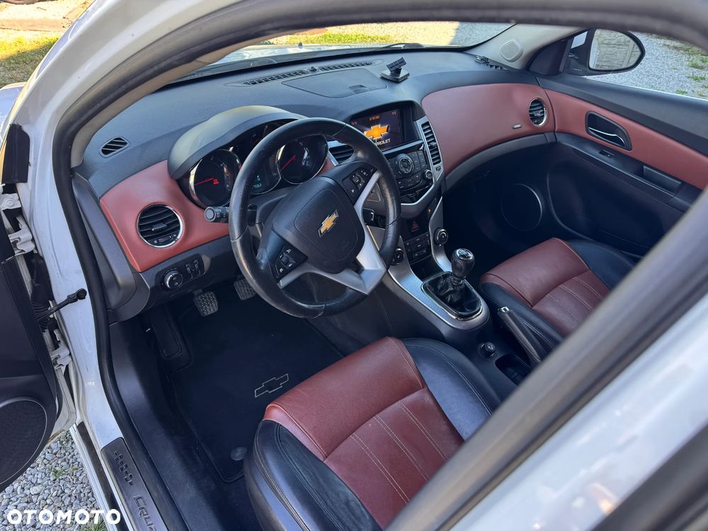 Chevrolet Cruze 2012 photo 2