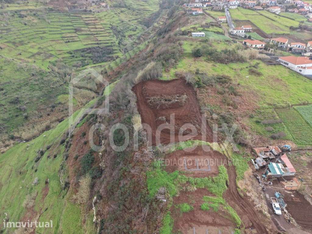 Salão de Baixo / Aviceira da Caldeira, Ponta do Pargo - Grande imagem: 4/9
