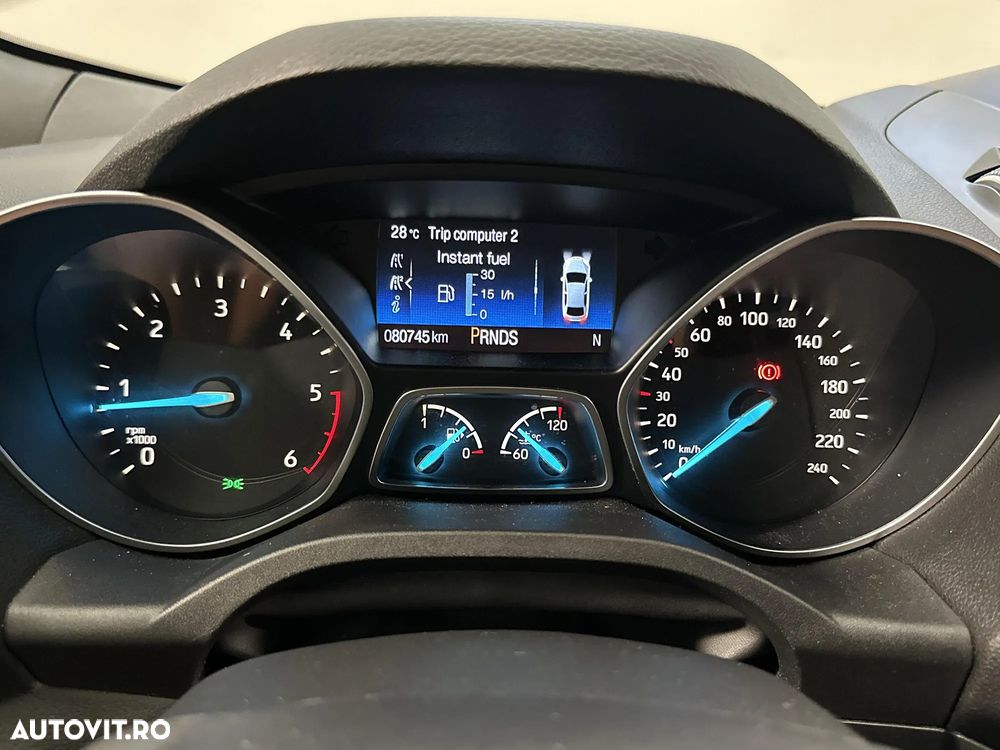Ford Kuga - 10