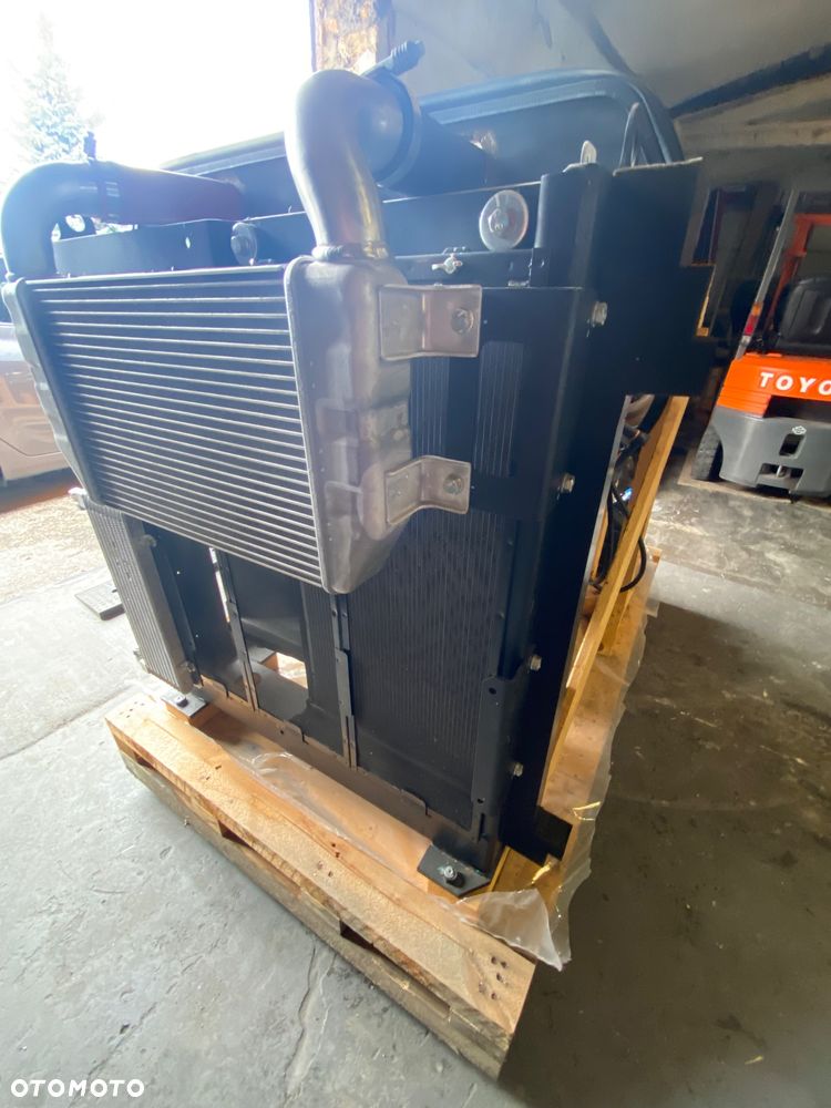 Silnik Perkins DOOSAN Dx165 - 6