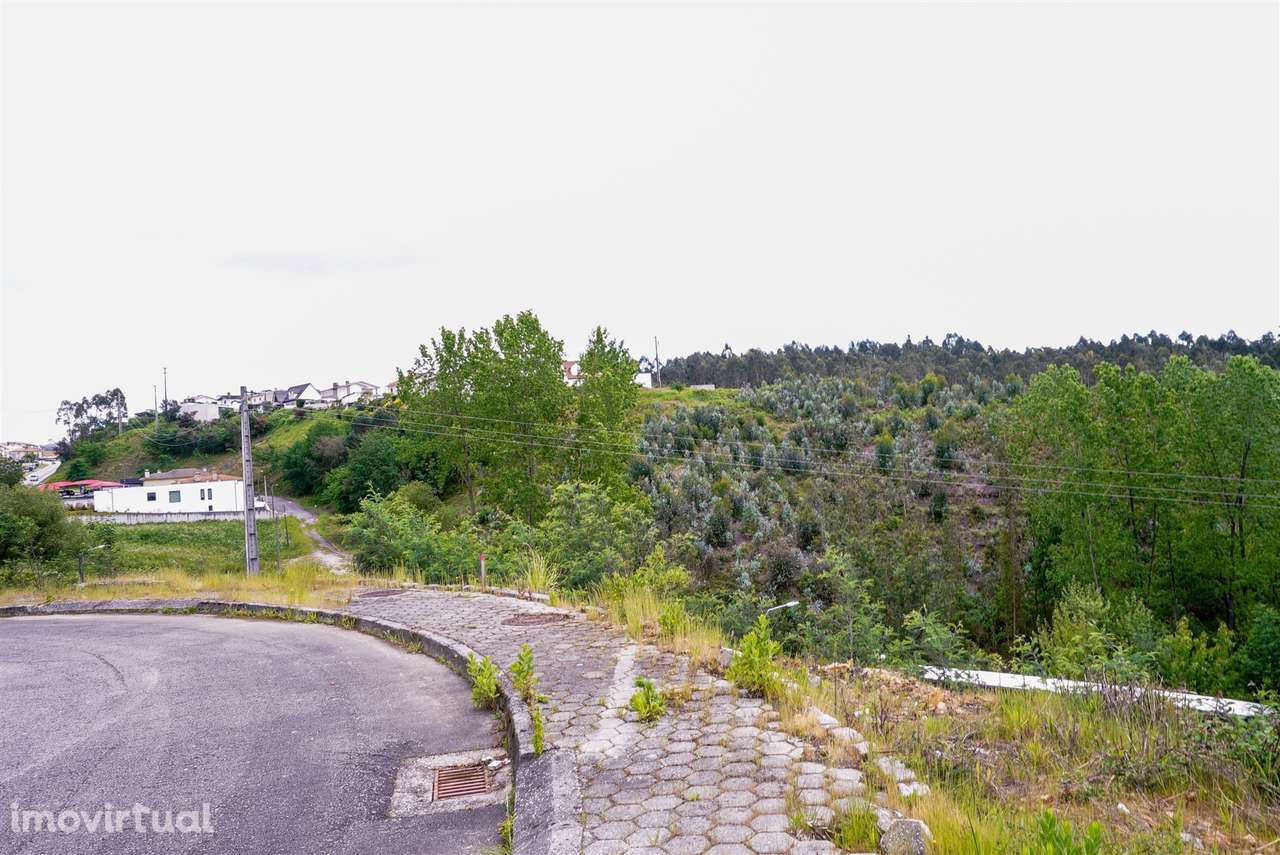 Terreno Urbano  Venda em Nogueira do Cravo e Pindelo,Oliveira de Azemé - Grande imagem: 4/14