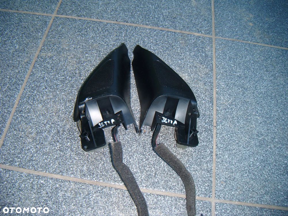 vw jetta III 07r  głośniki- gwizdki w drzwi przód komplet 1k0035411a