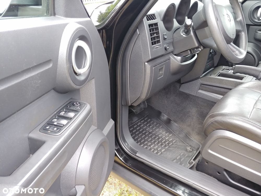 Dodge Nitro - 18