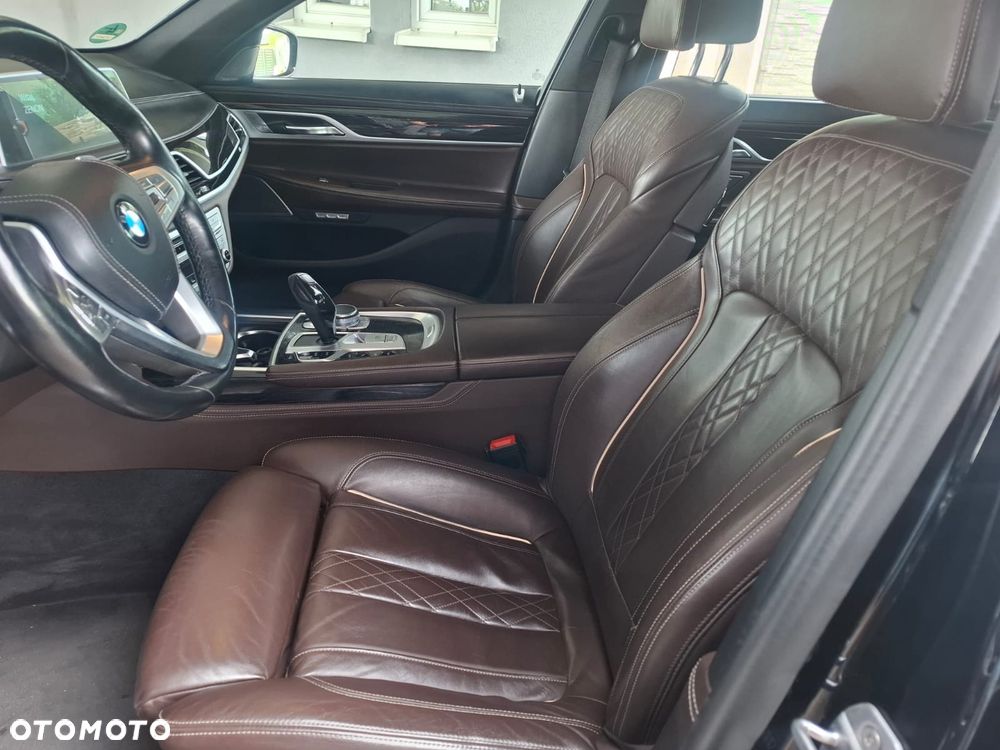 BMW Seria 7 740e iPerformance - 23