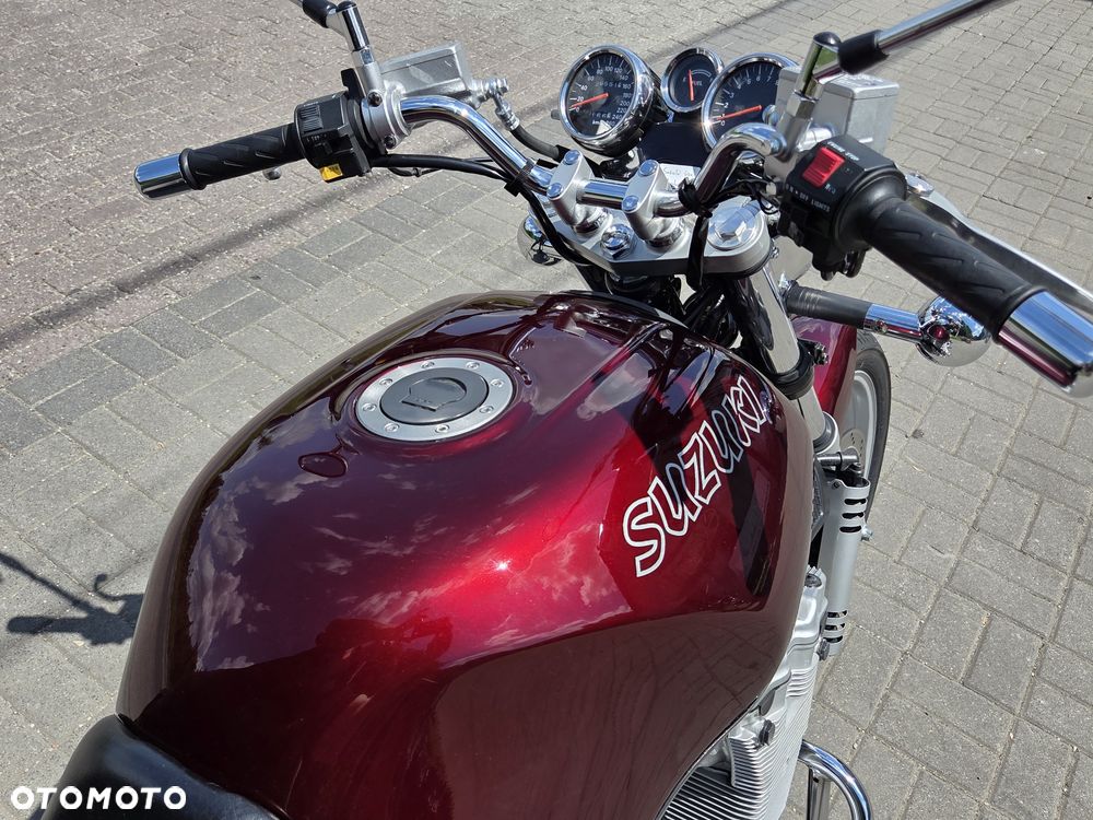 Suzuki GSX - 26