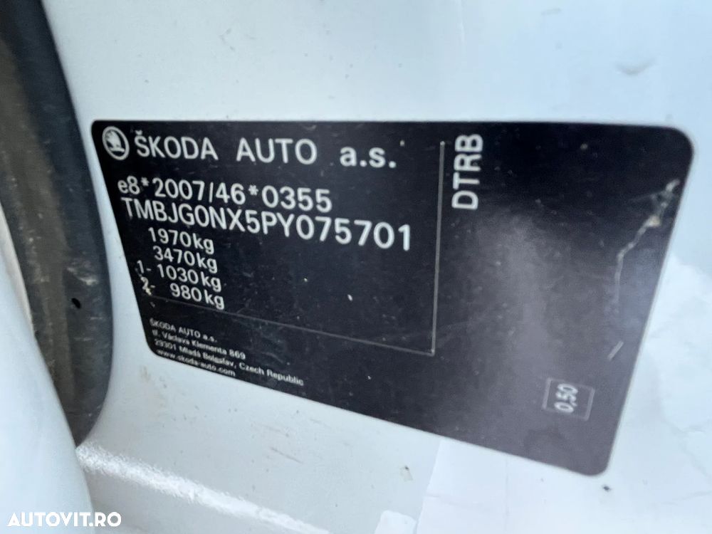 Skoda Octavia 2.0 TDI DSG Ambition - 33