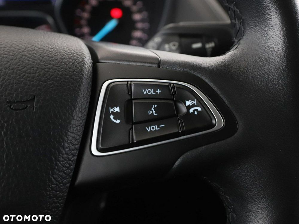 Ford Kuga 1.5 EcoBoost 2x4 Trend - 29