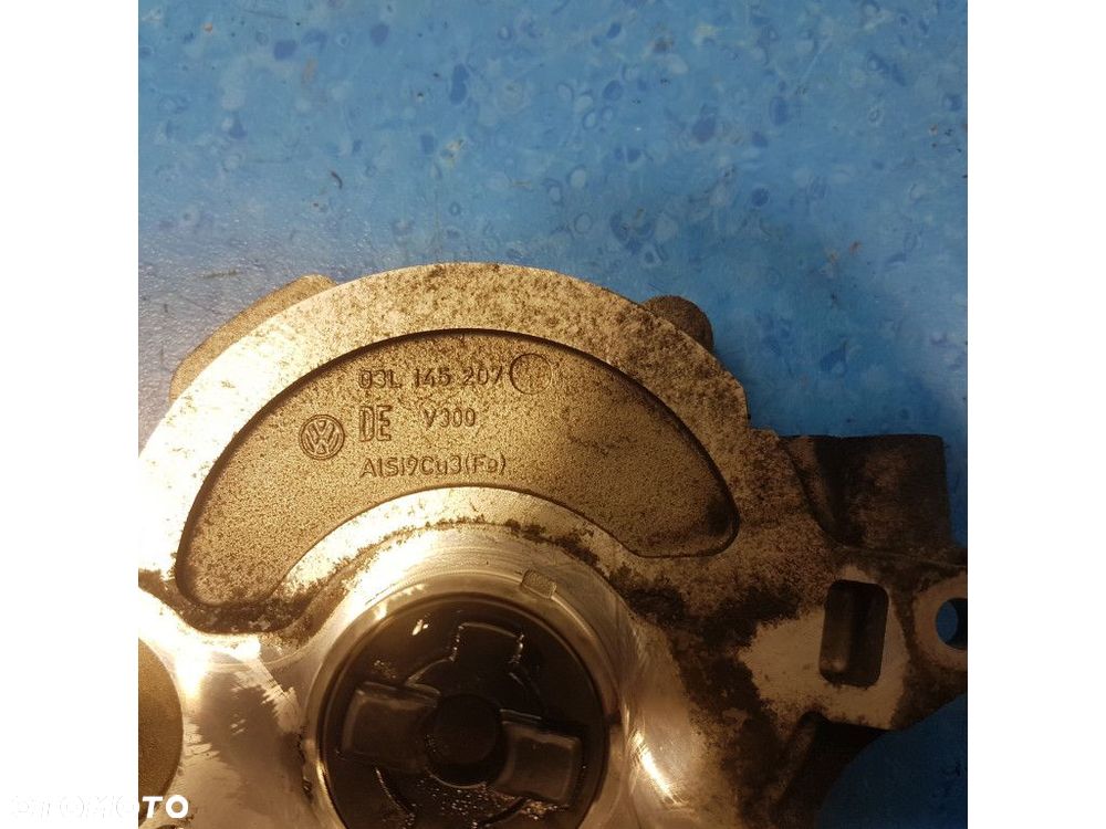 SKODA OCTAVIA II 2.0 TDI POMPA VACUM 03L100D - 4