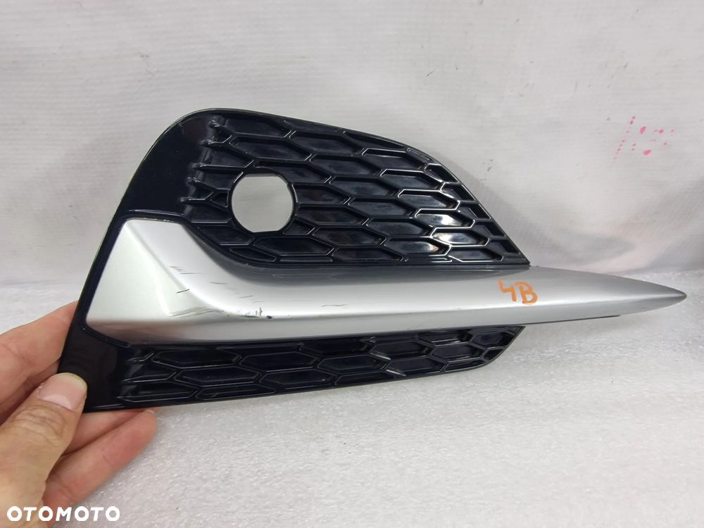 NISSAN QASHQAI J11 LIFT 17- PRAWA KRATKA BOCZNA ZDERZAKA PRZEDNIEGO PRZÓD , NR 62256HV20A , NR AUKCJI A/4 - 5