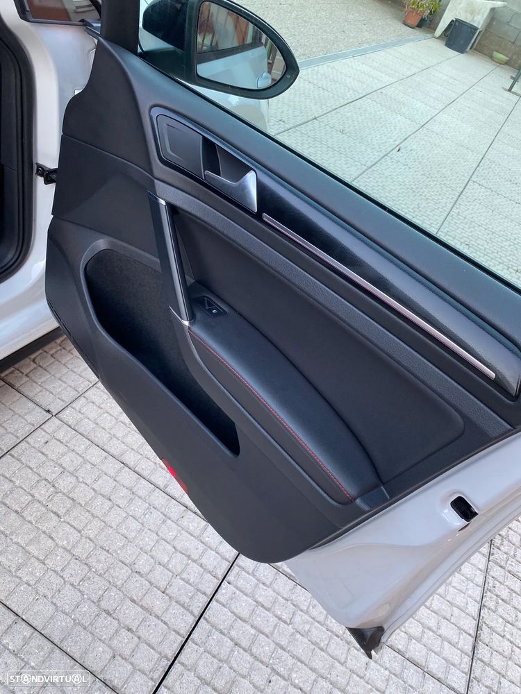 VW Golf 2.0 GTi DSG Edition 30 - 7