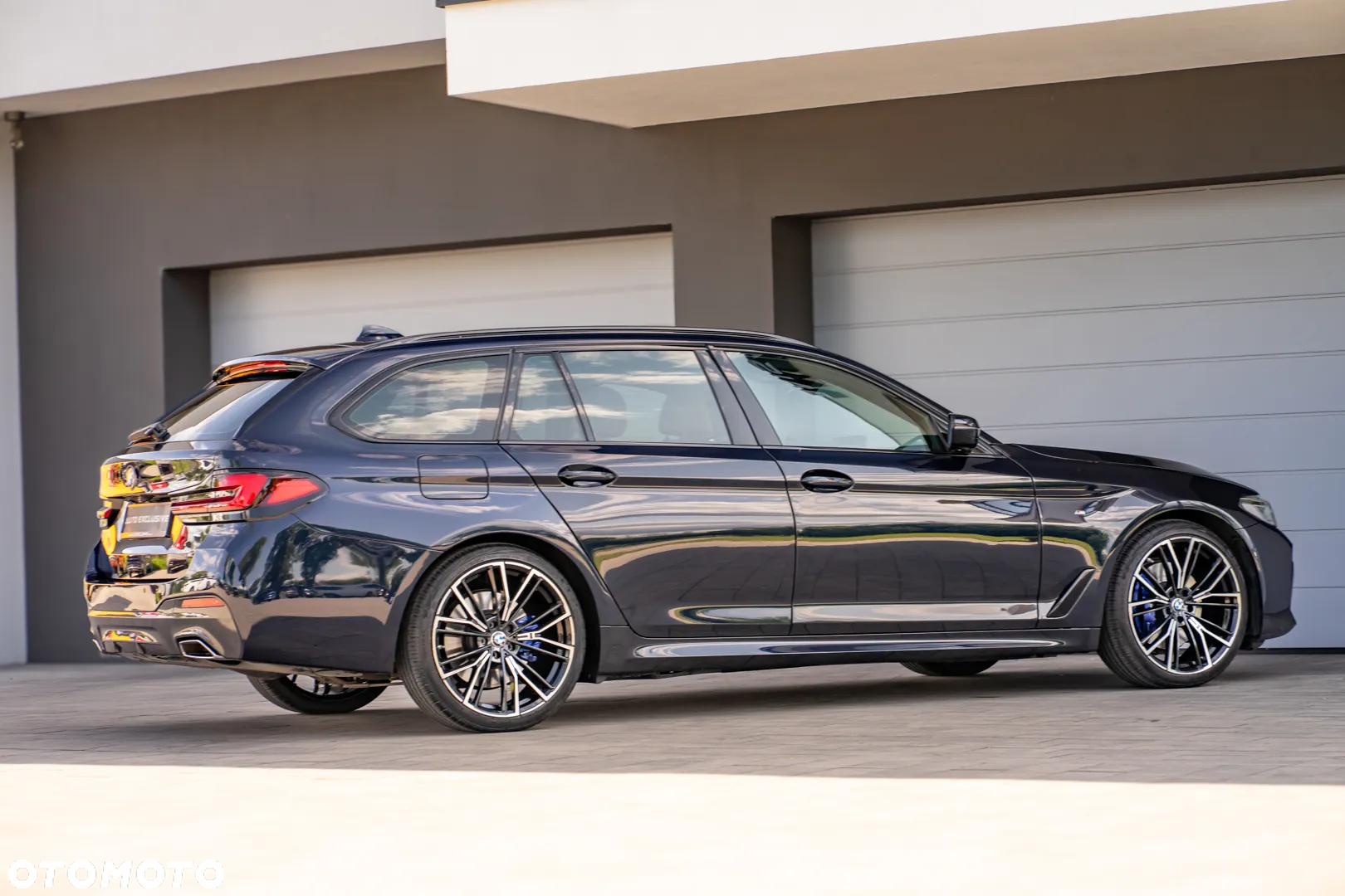 BMW Seria 5 530d xDrive Touring M Sport Edition - 28