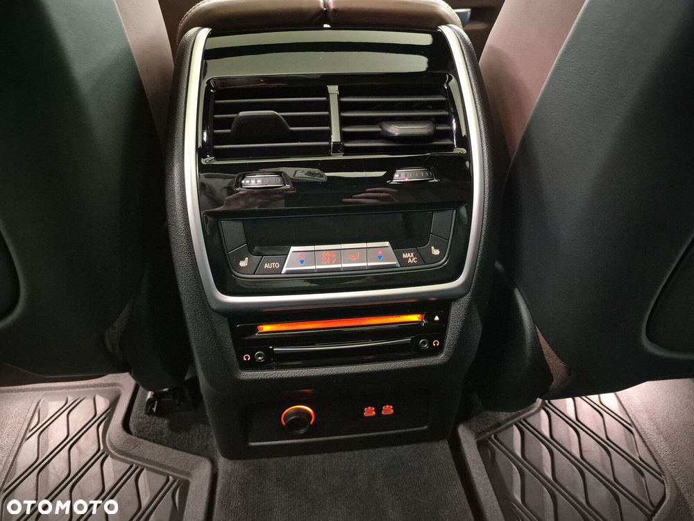 BMW X7 M50d sport - 26