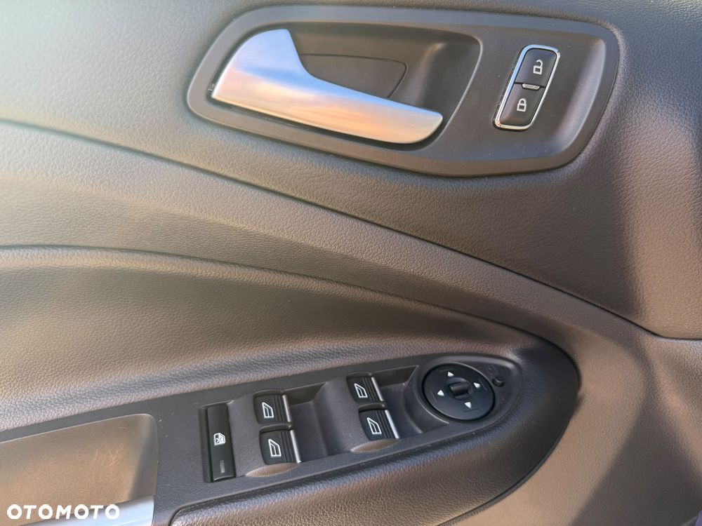 Ford Kuga - 16
