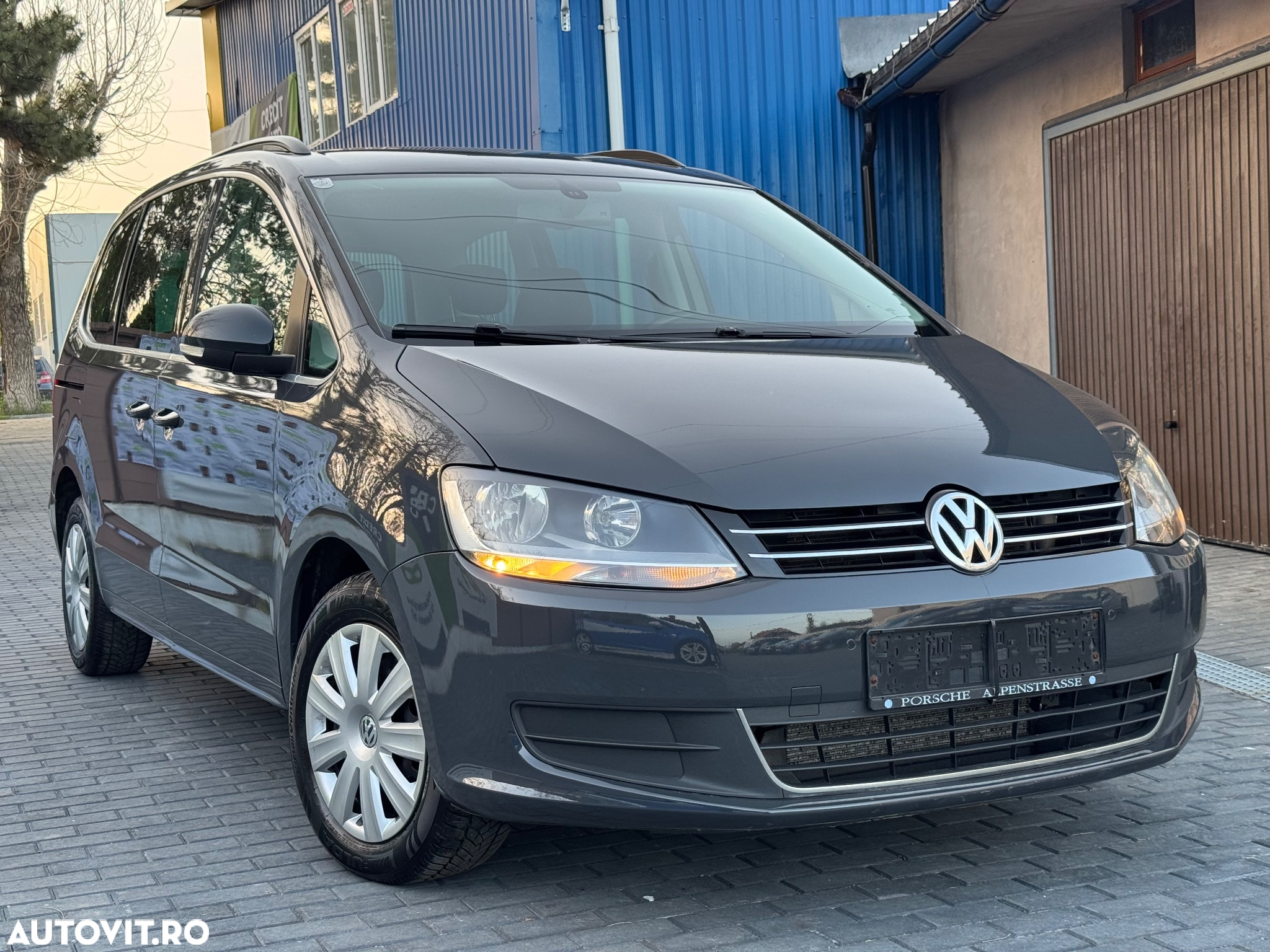 Volkswagen Touran 1.9 TDI Conceptline - 11